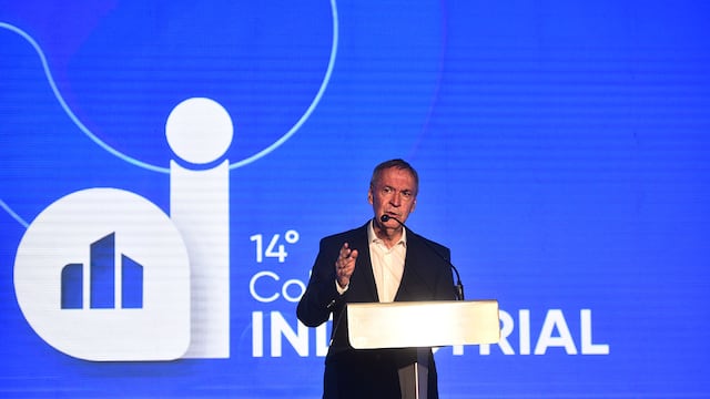 El gobernador Juan Schiaretti en el coloquio de la UIC.