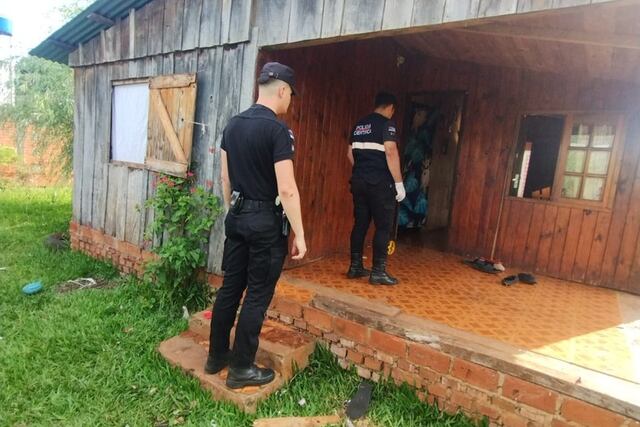 Violento episodio en Aristóbulo del Valle: una joven gravemente herida y su pareja hallada muerta.