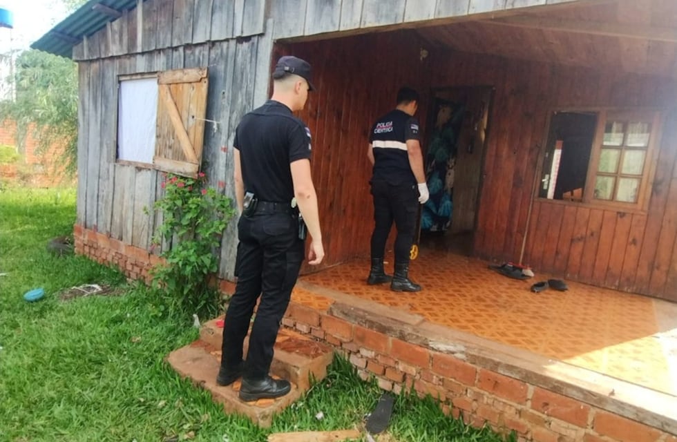 Violento episodio en Aristóbulo del Valle: una joven gravemente herida y su pareja hallada muerta