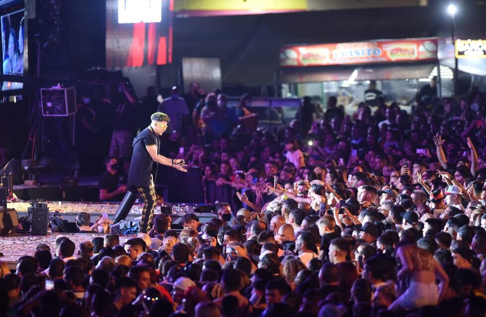 Una noche gloriosa para el festival de cuarteto en Cosquín