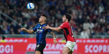 Lautaro Martínez e Inter quieren arrebatarle el título de la Serie A al Milan. (AP)
