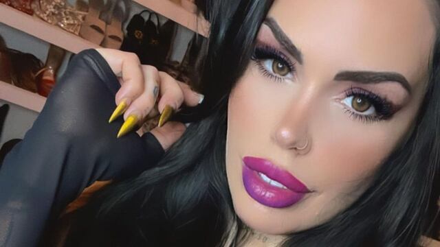 Sofia Clerici enamoro a sus seguidores posando de espaldas.