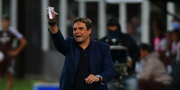 Ángel Guillermo Hoyos, el entrenador de Talleres en la temporada 2022. (Federico López Claro / Archivo)