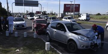 Siniestro vial en avenida La Voz del Interior al 5.500. (Ramiro Pereyra/La Voz)