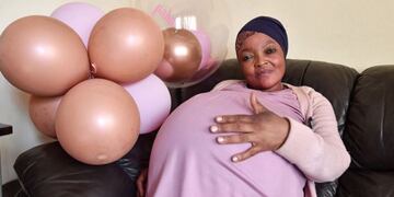 Mujer sudafricana tuvo 10 hijos.