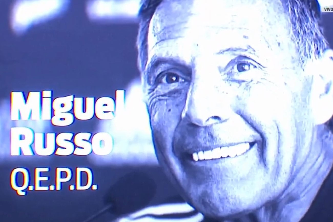 En la pantalla gigante del estadio de Belgrano se mostró el rostro de Miguel Ángel Russo, DT de Boca. (Captura de imagen)