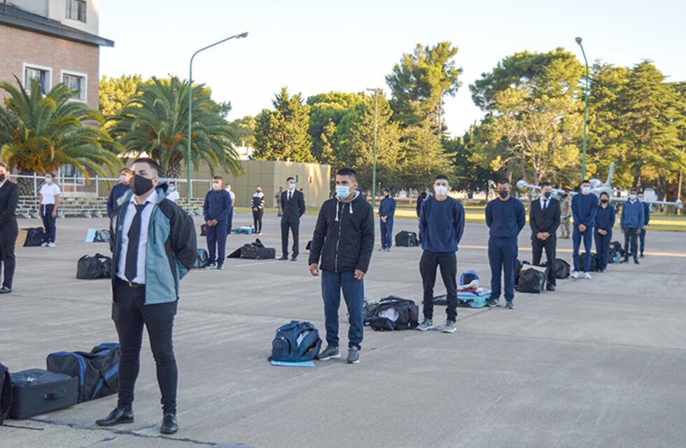 Más de 700 postulantes inician el PSP en la Escuela de Suboficiales de la Armada