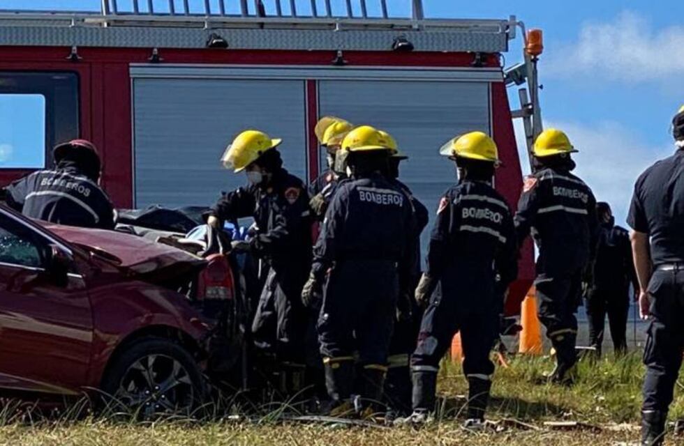 Dos muertos y dos heridos graves a raíz de un choque frontal en la ruta 11