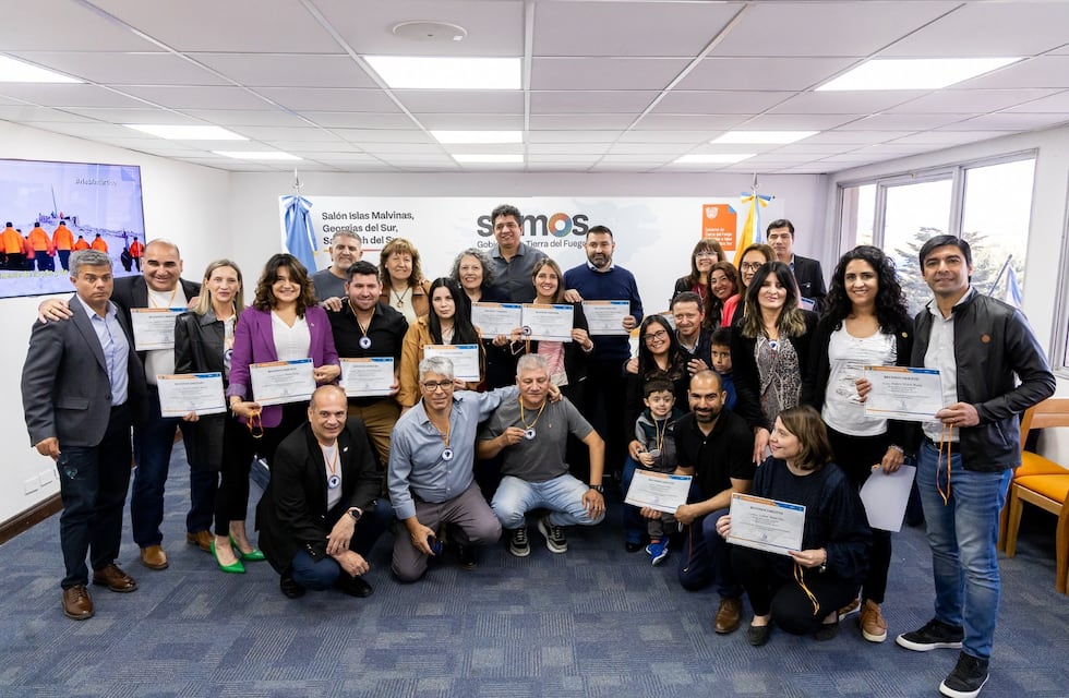 Tierra del Fuego homenajeó a los Maestros Bicontinentales en su Día