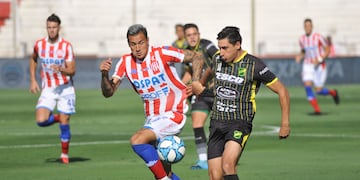 Los de Florencio Varela se pusieron en ventaja en el segundo minuto de juego. (UNO Santa Fe)