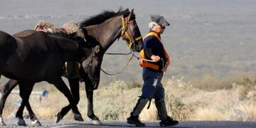 Jorge Martínez Arias, maestro jubilado que emprende su regreso, a caballo, a Entre Ríos.