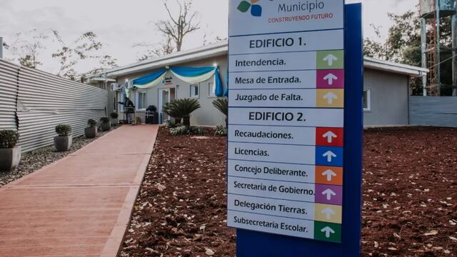 El Gobernador inauguró el nuevo Centro Cívico en Santa Ana.