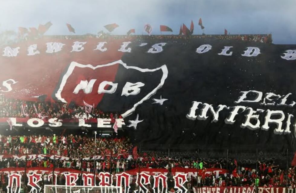 El aliento de la hinchada de Newell’s bajo el diluvio que fue viral: “Imaginate vivir en Europa...”