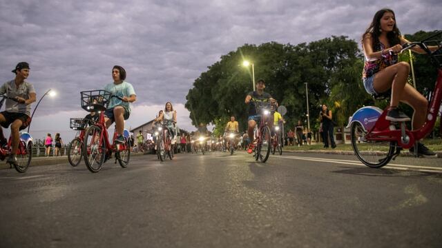 Sistema de bicivía en Paraná.