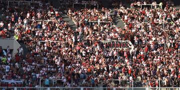 Los hinchas de River volverán ocupar la cabecera Willinton en el Kempes, en el partido con Banfield de este miércoles (La Voz).