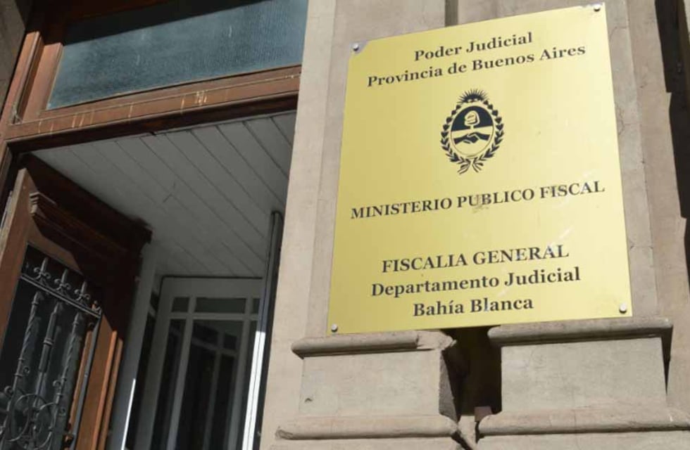 Piden 22 años de prisión para el expolicía que intentó matar a su exmujer, lesionó a la hija y a un militar