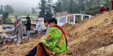 Un fuerte alud sepultó a más de 30 casas en Alausí, en la zona andina de Ecuador.