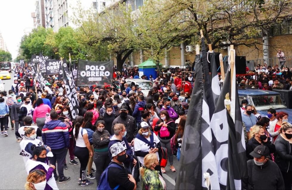 Polo Obrero marcha en Córdoba, por aumento en programas sociales