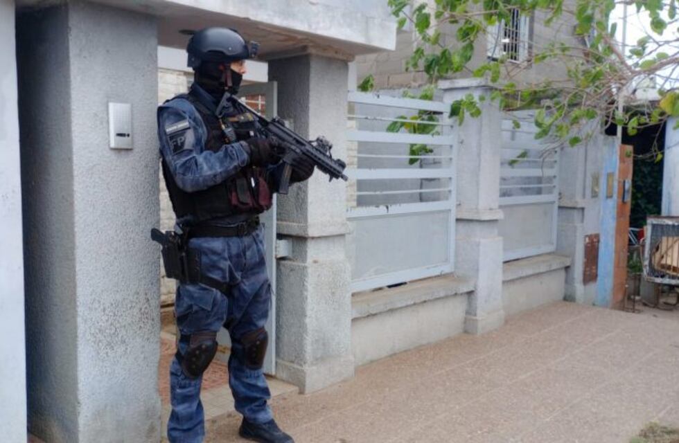 Arroyito: la FPA detuvo a una madre y a su hijastra por tráfico de drogas