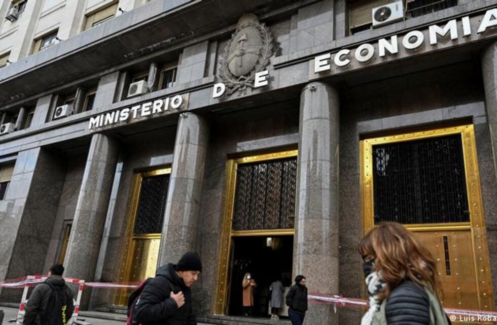 Tercer mes consecutivo de caída en transferencias de recursos nacionales a las provincias