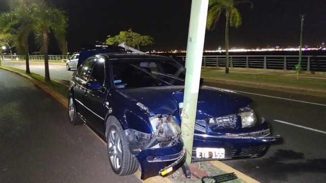 Accidente vial en la Costanera de Posadas. Policía de Misiones