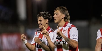 Alegría por dos en Instituto. Por Luca Klimowicz, autor de un par de goles para clasificar en Copa Argentina, y de Jeremías Lázaro, quien abrió la cuenta (Prensa Copa Argentina).