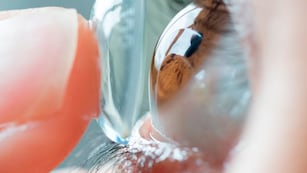 Peligro para la salud visual: ANMAT advirtió por lentes de contacto ilegales que pueden dañar la vista.