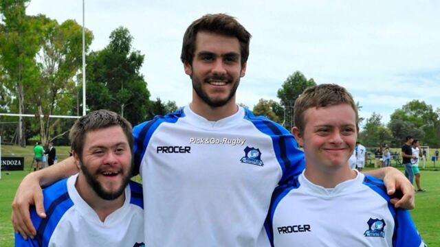 Matías juega al rugby y representará al país en el próximo Mundial de Rugby Inclusivo que se llevará a cabo en junio en Irlanda.