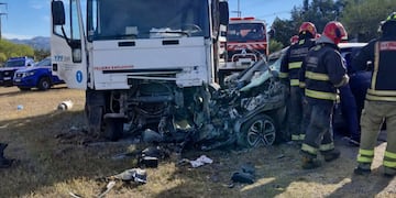 Dos autos y un camión de transporte chocaron en Villa Allende.