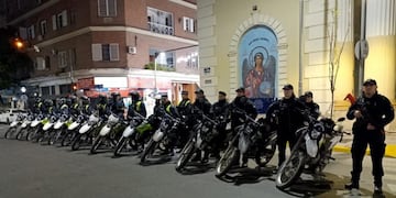 La Policía de Tucumán recorre los barrios con Infantería, DOMT y GEAM en acción coordinada.