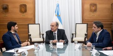 El gobernador de Santa Fe, Maximiliano Pullaro y el Jefe de Gabinete, Guillermo Francos.