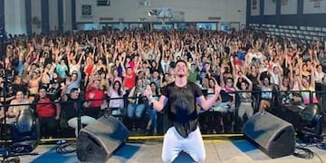 El show de Damián, con incumplimiento en las medidas sanitarias vigentes.