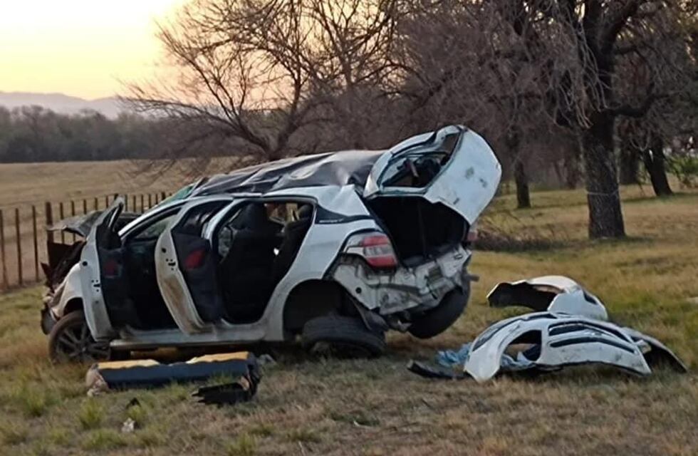 Persecución y vuelco de película en Anisacate: el auto quedó destruido y los delincuentes salieron ilesos