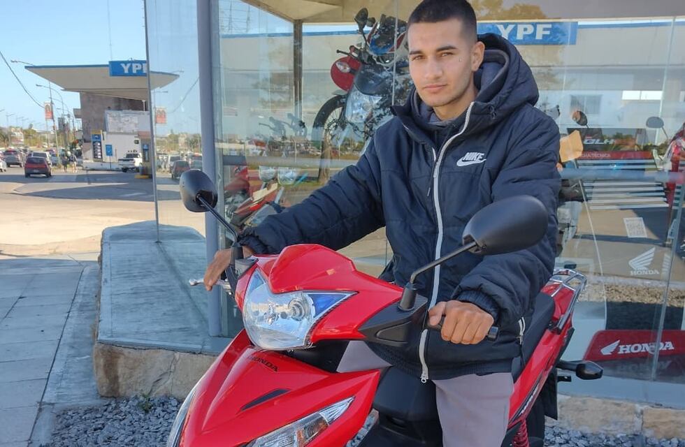 Le robaron la moto que le regaló su padre, la gente ayudó para que se compre una nueva y se la secuestraron