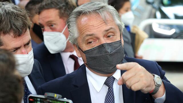 Alberto Fernández llegó a España en su gira por Europa.