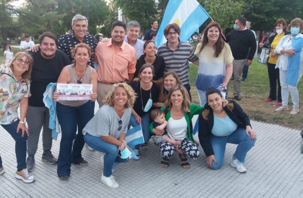 Elecciones 2021 en Tres Arroyos: JUNTOS cerró su campaña en la Plaza San Martín