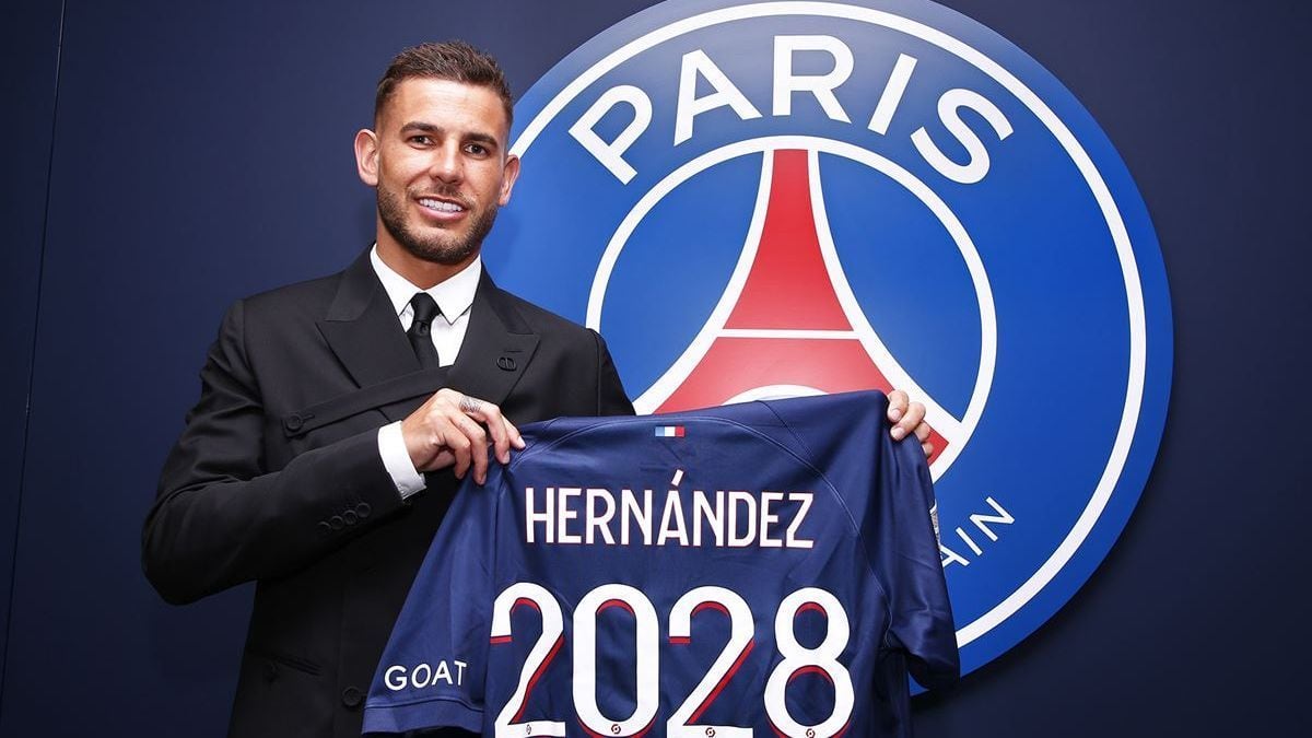 Jugador del PSG y Francia.