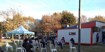 Testeos rápidos para personas con síntomas de covid en Villa Banana, Rosario