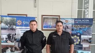 El Inspector Matías Lionetto y el Oficial de Policía Cristian Villarreal, numerarios de la Subcomisaría 15ta. de la Unidad Regional V Depto. Castellanos, quienes salvaron al bebé del pozo ciego