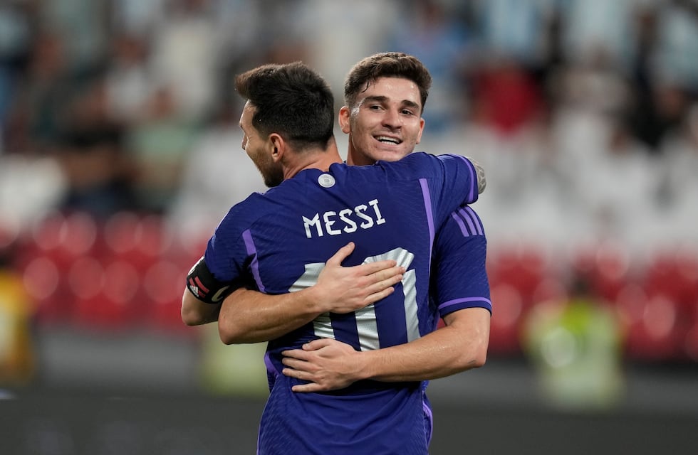 Julián Álvarez confesó quién ceba los mejores mates en la selección Argentina