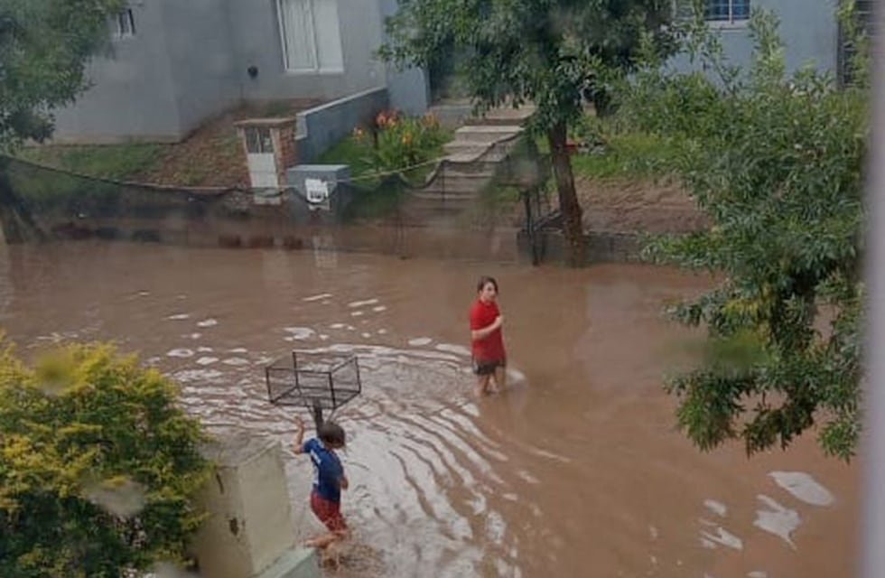 Bajo el agua: el country La Catalina se convirtió en un río tras las lluvias