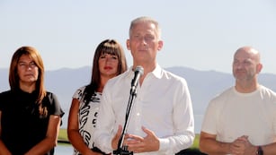 Eseban Avilés junto a su equipo de gobierno.