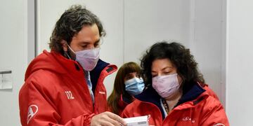 Vizzotti y Cafiero en la recepción de casi 800 mil vacunas de Oxford/ AstraZeneca
