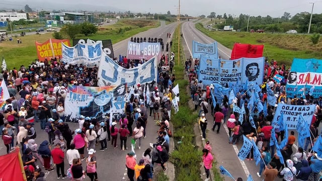 El corte en la Ruta Nacional 66 a la altura del barrio Alto Comedero, en San Salvador de Jujuy.