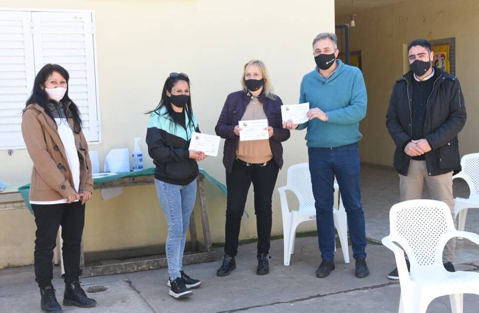 Rafaela comenzó con la entrega del Boleto Educativo Rural