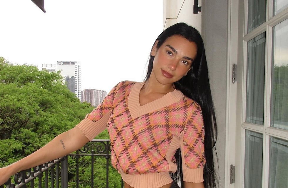 Cómo es la lujosa mansión de Dua Lipa sobre las colinas en Los Ángeles