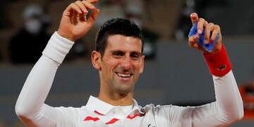 El serbio Novak Djokovic obtuvo su cuarto título consecutivo en Wimbledon (AP / archivo)