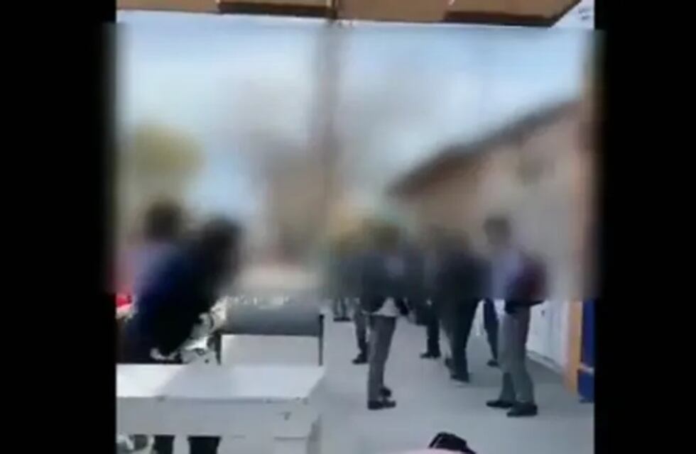 Video: brutal pelea de alumnos de un colegio católico en San Juan