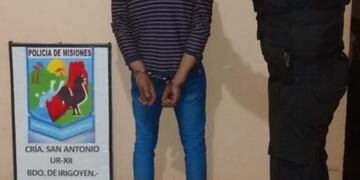 El sujeto intentó huir pero fue rápidamente detenido.