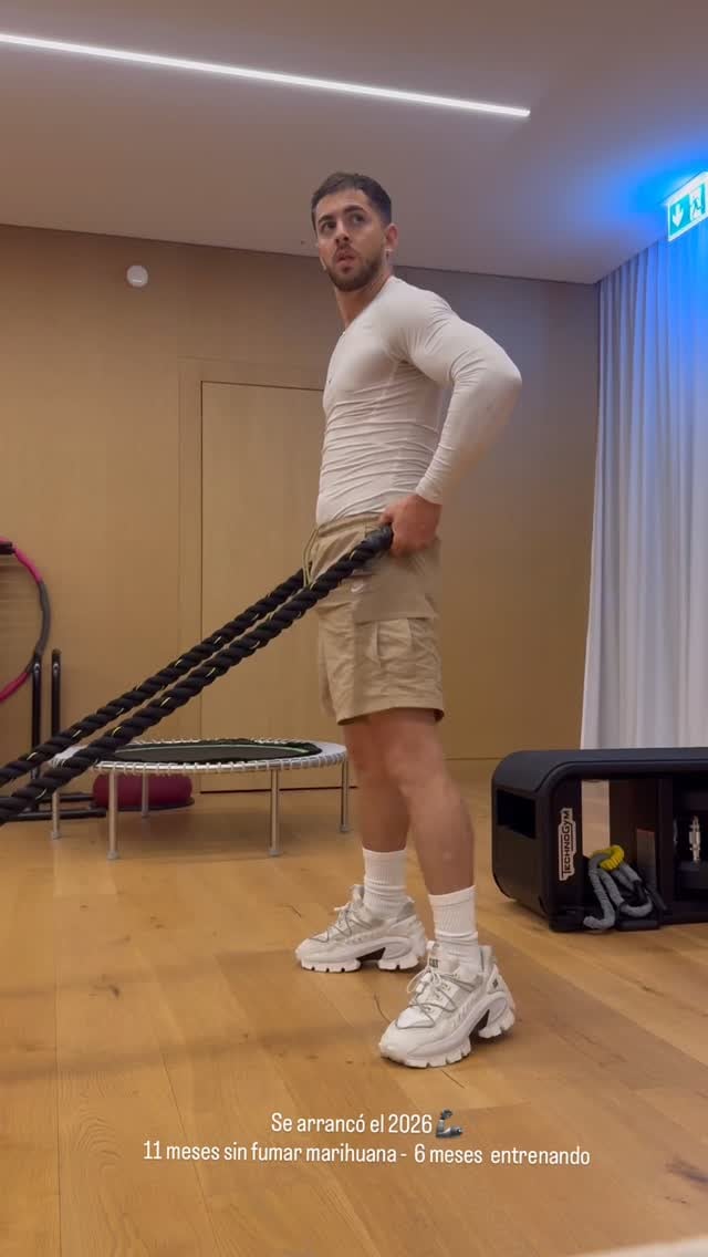 El cantante mostró su entrenamiento.